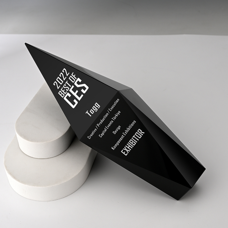 custom award trophies