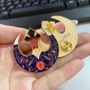 custom magnetic badges