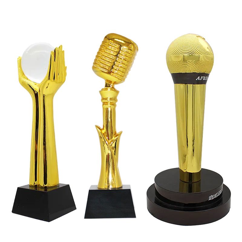 golden mic trophy​