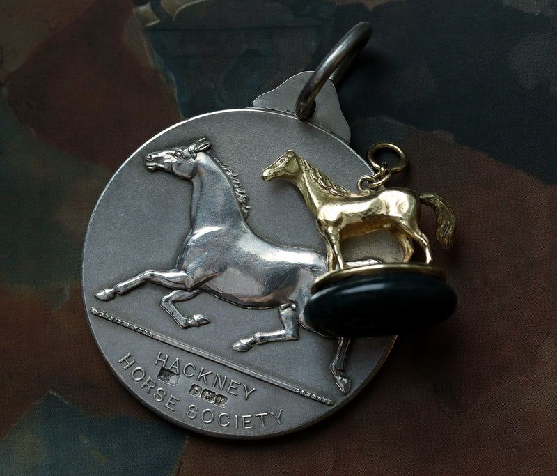 horse medallion